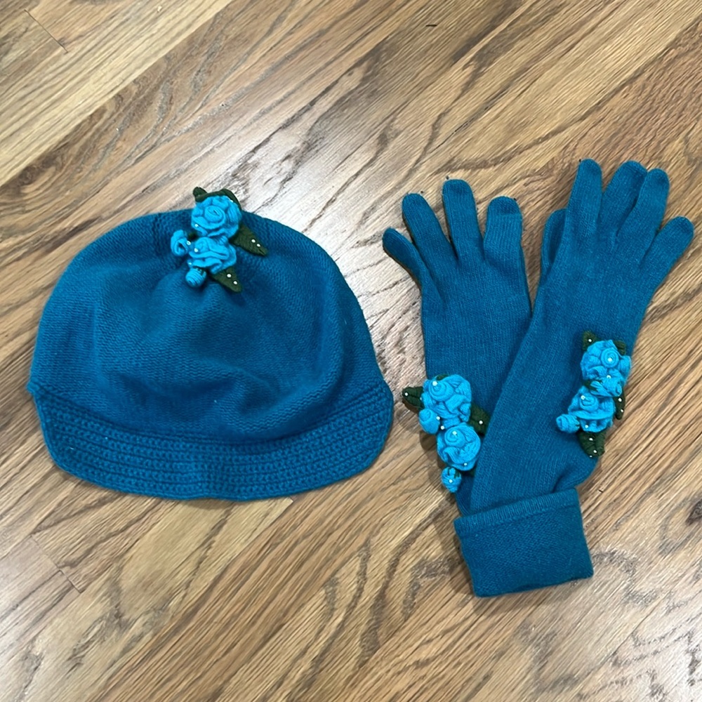 Hat and glove set